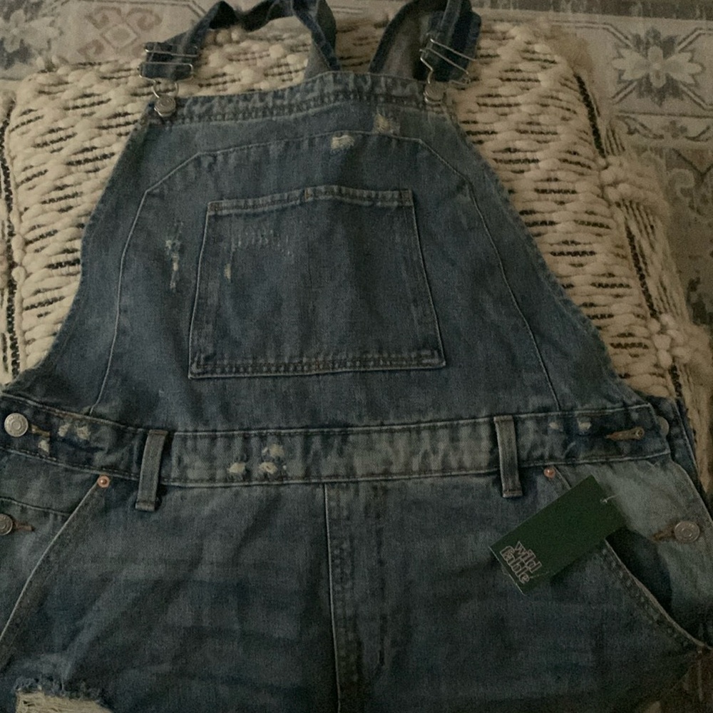 🌸🌼NWT New lower price! Bib shorts. Comfy and perfect for the summer.